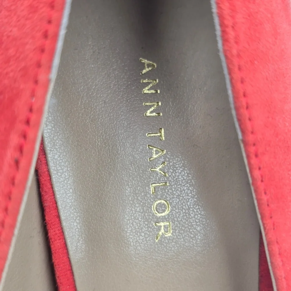 Ann Taylor Pumps Women 9M Suede Pointed Toe Red Stiletto Classic EUC Work Formal